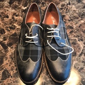 Men’s Ferro Aldo shoes Like New size 11